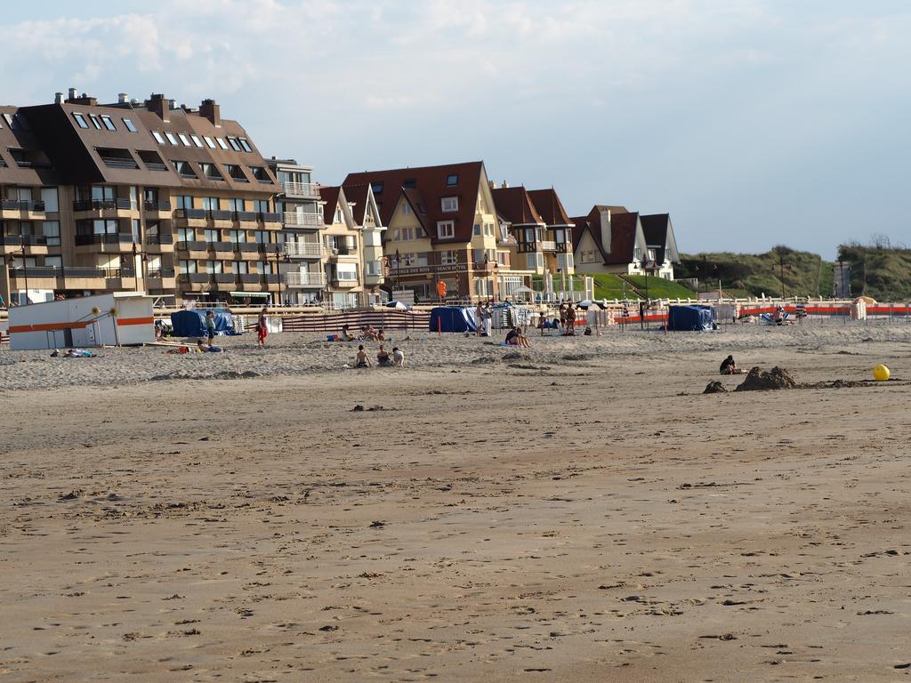 Appartement Sur La Digue - De Haan - Le Coq - Silver Beach D2 Exteriör bild